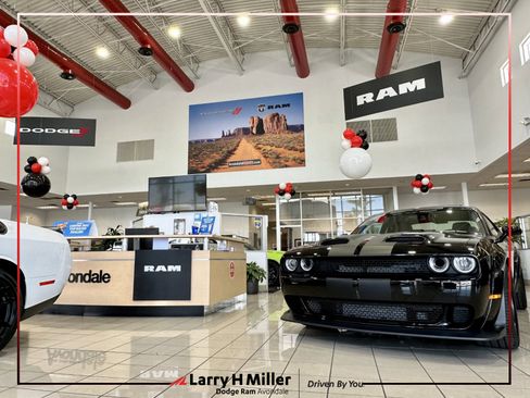 Used 2023 Dodge Durango R/T w/ Hemi Orange Plus Package AWD/4WD image 15