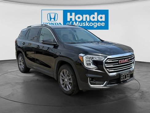 Used 2023 GMC Terrain SLT AWD/4WD image 3