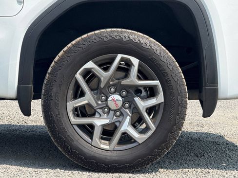 Used 2024 GMC Sierra 1500 SLT w/ SLT Premium Plus Package AWD/4WD image 44
