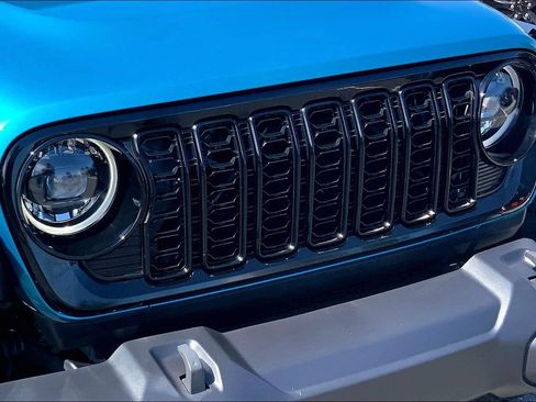 Used 2024 Jeep Wrangler Unlimited Sport AWD/4WD image 29