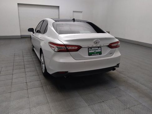 Used 2018 Toyota Camry XLE FWD image 5