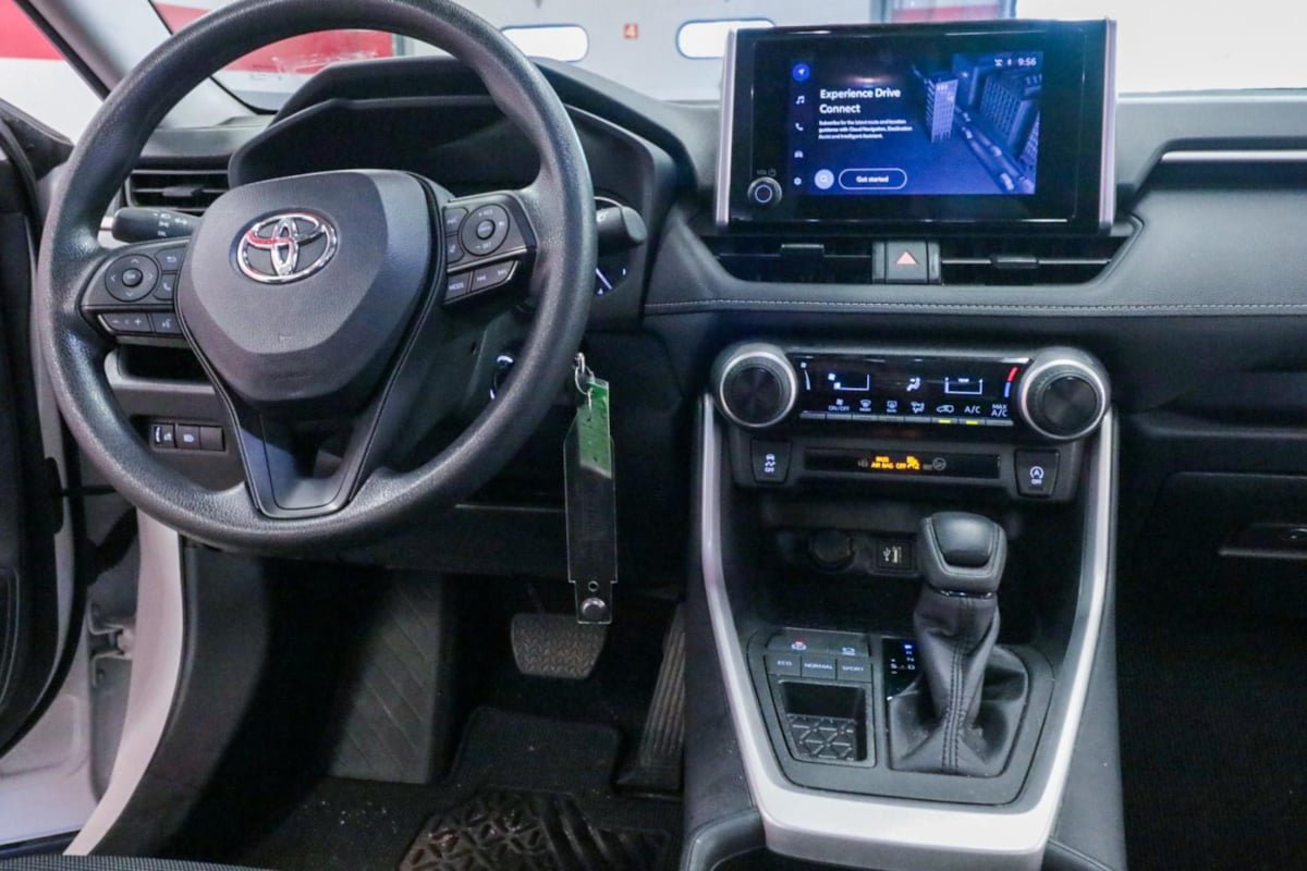 Used 2024 Toyota RAV4 LE FWD image 19