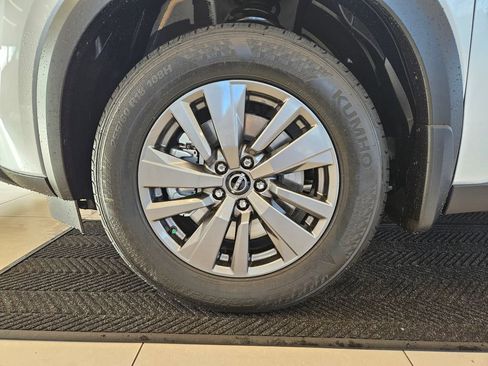 New 2025 Nissan Pathfinder SV w/ Black Appearance Package AWD/4WD image 12