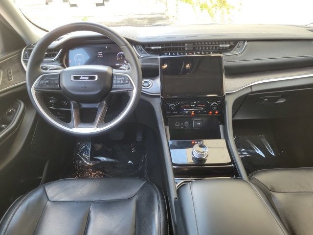 Used 2023 Jeep Grand Cherokee Limited RWD image 16