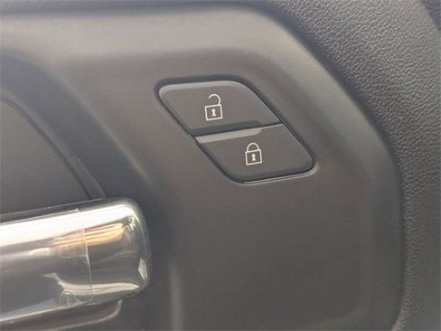 Used 2023 Chevrolet Silverado 2500 Custom w/ Custom Value Package image 11