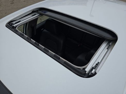 Used 2024 Honda Civic EX-L image 4