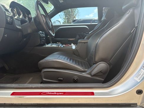 Used 2012 Dodge Challenger R/T Scat Pack RWD image 7