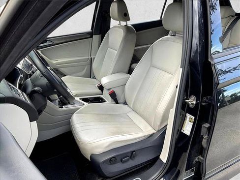 Used 2023 Volkswagen Tiguan SE R-Line FWD image 25