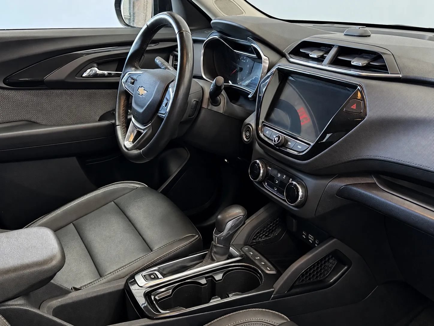 Used 2021 Chevrolet TrailBlazer LT w/ Premium Seating Package AWD/4WD image 45