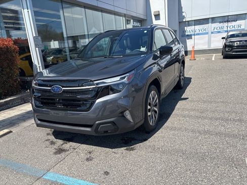 Used 2025 Subaru Forester Touring image 5