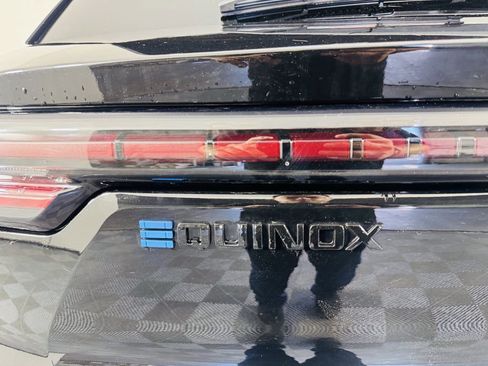 Used 2024 Chevrolet Equinox EV RS image 23