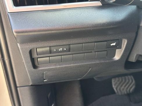 Used 2022 Mitsubishi Outlander SE AWD/4WD image 31