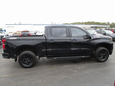 Used 2021 Chevrolet Silverado 1500 LT Trail Boss w/ LT Trail Boss Premium Package image 3