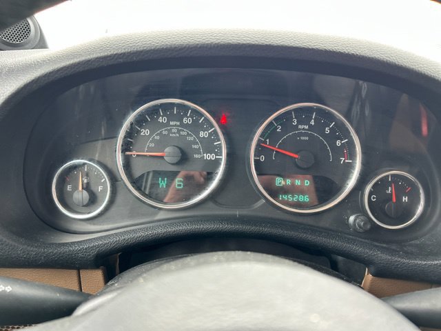 Used 2013 Jeep Wrangler Unlimited Sahara w/ Connectivity Group AWD/4WD image 31
