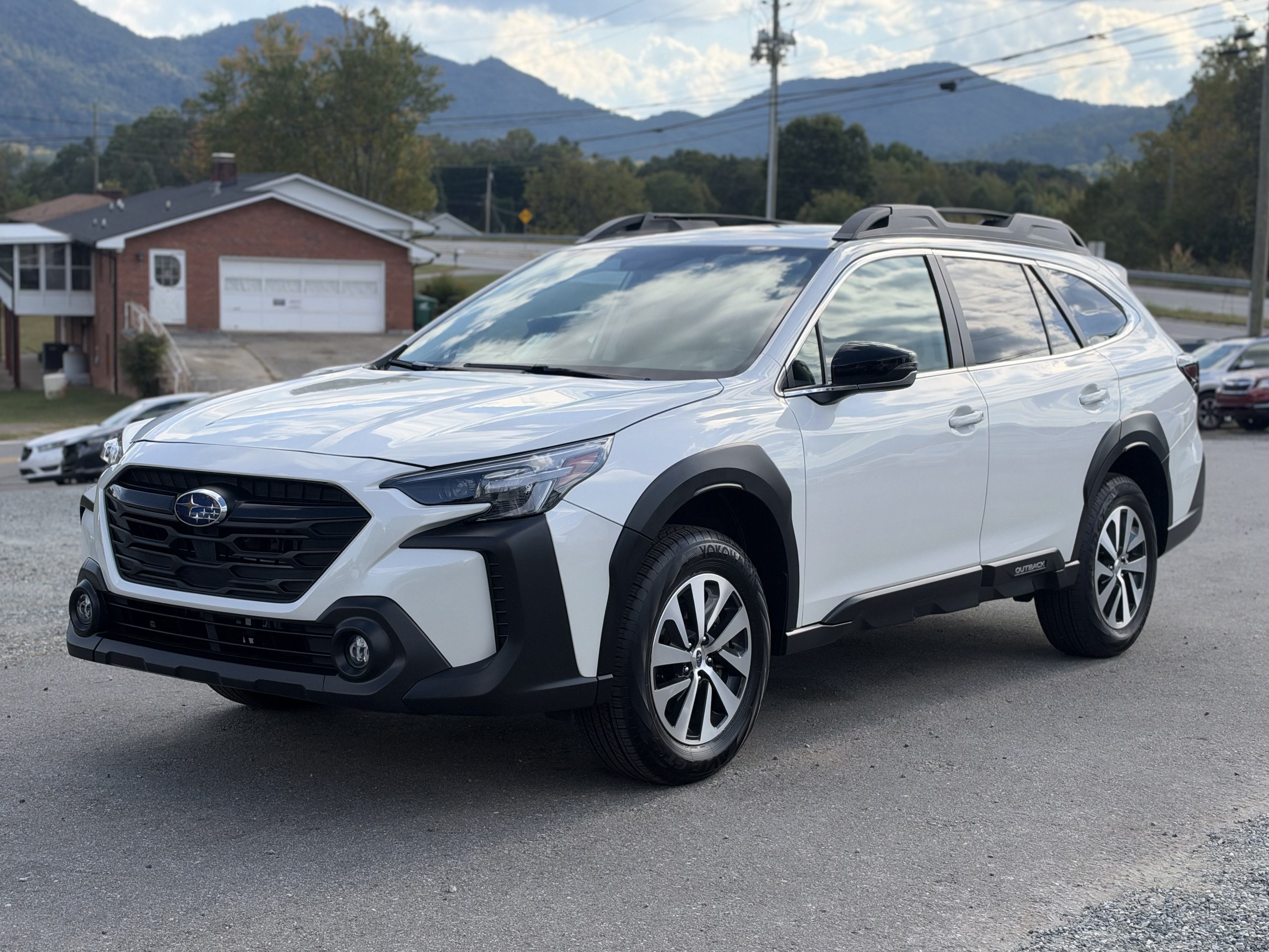 Used 2025 Subaru Outback Premium AWD/4WD image 7