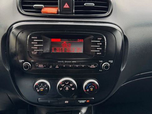 Used 2016 Kia Soul image 9