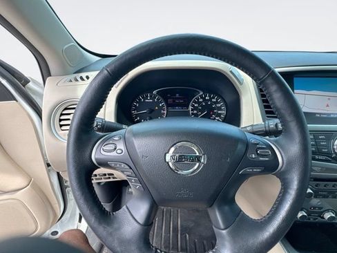 Used 2019 Nissan Pathfinder SL w/ SL Premium Package FWD image 17