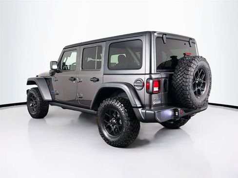Used 2025 Jeep Wrangler Willys image 5