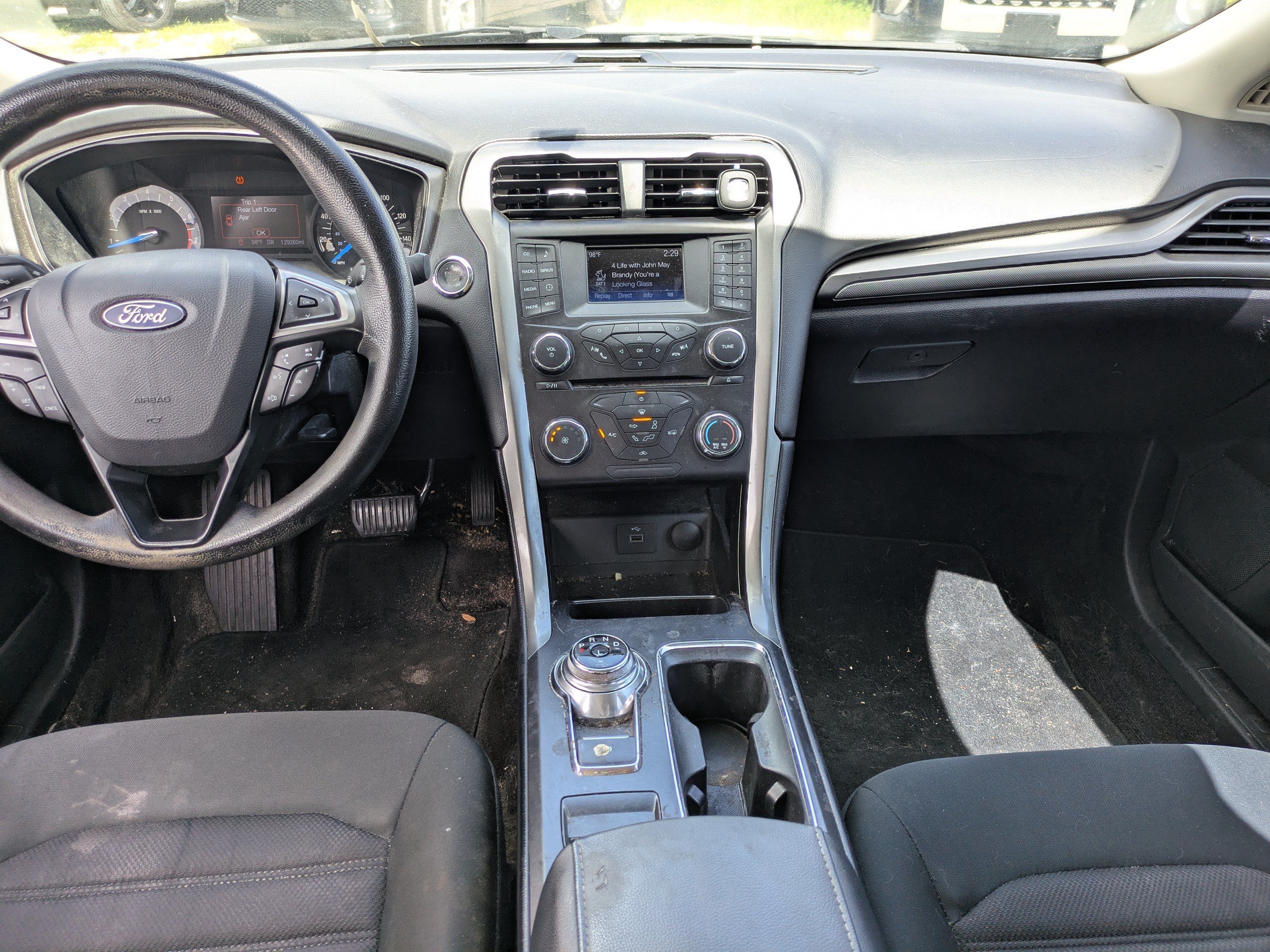 Used 2017 Ford Fusion SE FWD image 13