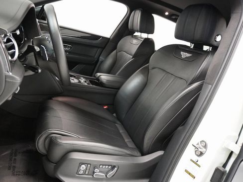 Used 2019 Bentley Bentayga image 6