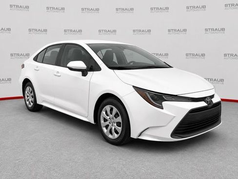 Used 2024 Toyota Corolla LE FWD image 1