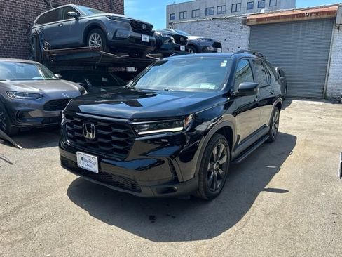 Certified 2023 Honda Pilot Sport image 1