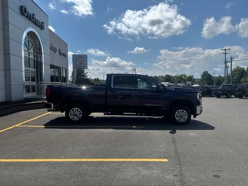 Used 2025 GMC Sierra 2500 SLE w/ SLE Convenience Package AWD/4WD image 2