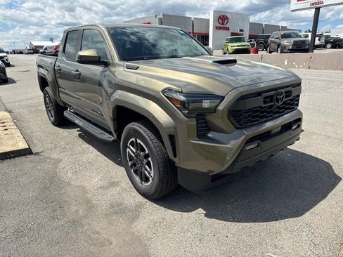 New 2026 Toyota Tacoma TRD Sport AWD/4WD image 3
