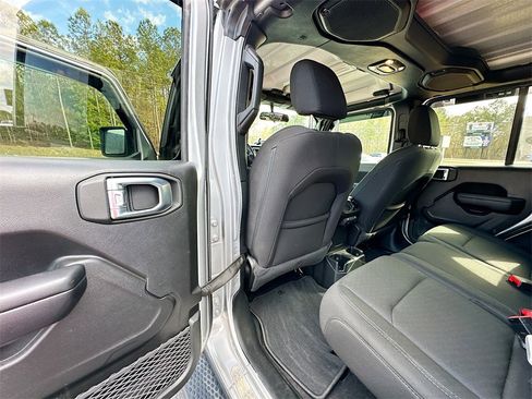 Used 2021 Jeep Wrangler Unlimited Sport image 17