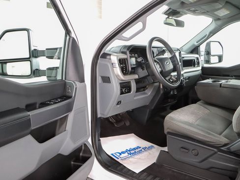Used 2023 Ford F250 XLT w/ FX4 Off-Road Package AWD/4WD image 3