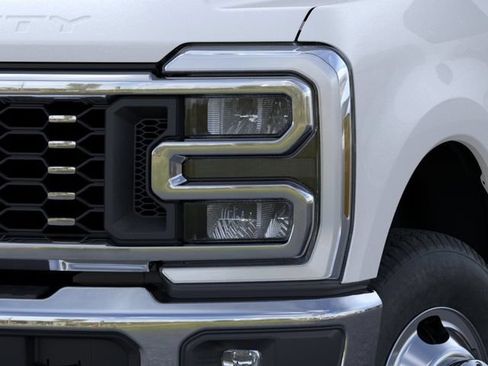 New 2026 Ford F350 Lariat w/ Lariat Premium Package AWD/4WD image 18