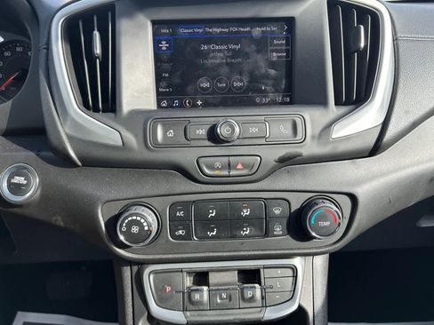 Used 2024 GMC Terrain SLE image 15