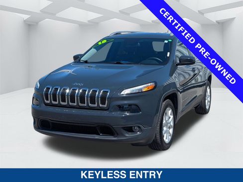 Used 2018 Jeep Cherokee Latitude Plus image 7