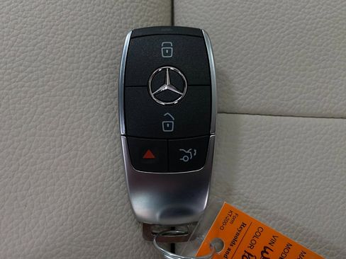 New 2026 Mercedes-Benz GLB 250 4MATIC image 33