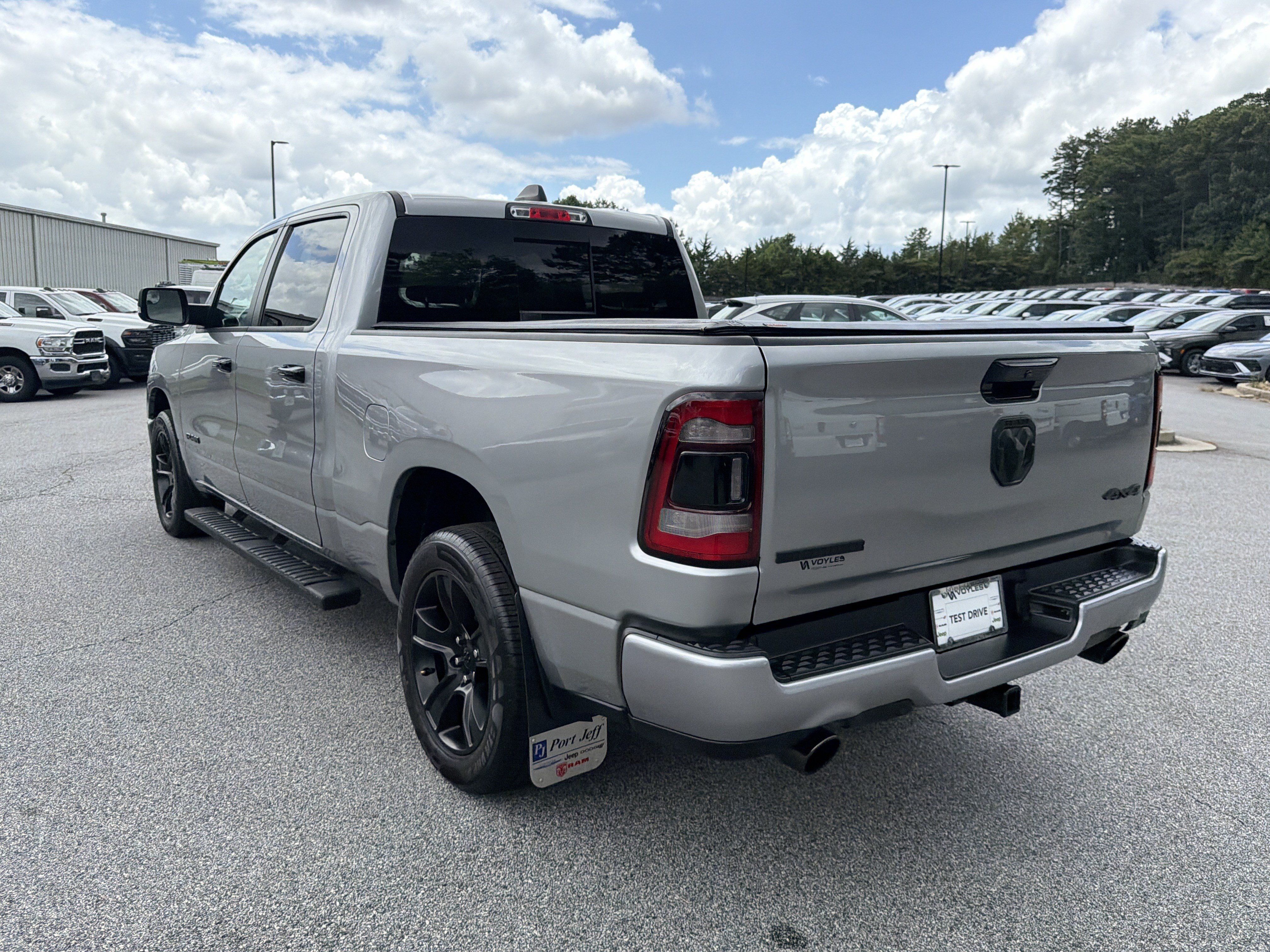 Used 2023 RAM 1500 Big Horn AWD/4WD image 6