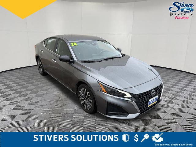 Used 2024 Nissan Altima 2.5 SV FWD image 3