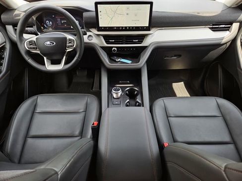 Used 2025 Ford Explorer Active w/ Active Comfort Package image 32