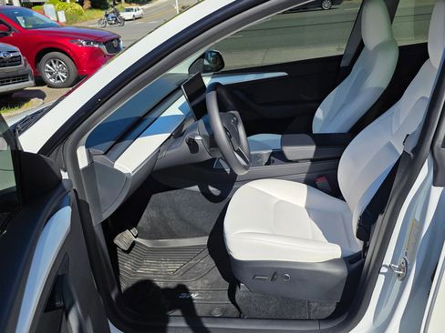 Used 2025 Tesla Model Y Long Range AWD/4WD image 10