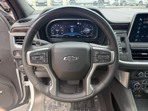 Used 2023 Chevrolet Tahoe Z71 w/ Luxury Package AWD/4WD image 32