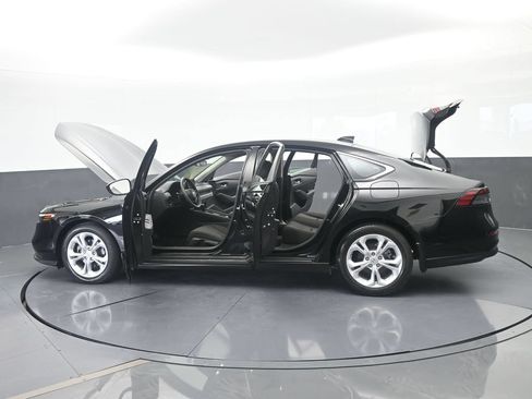 Used 2025 Honda Accord LX image 72