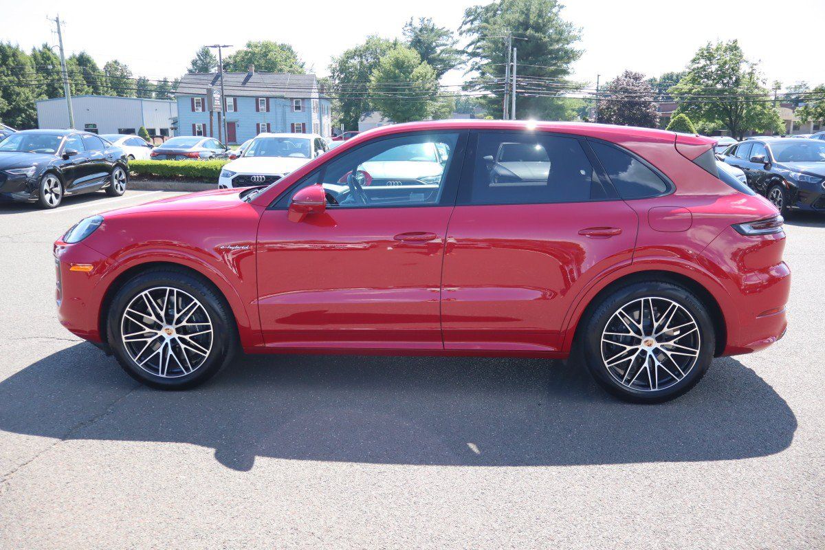 Used 2025 Porsche Cayenne E-Hybrid AWD/4WD image 9