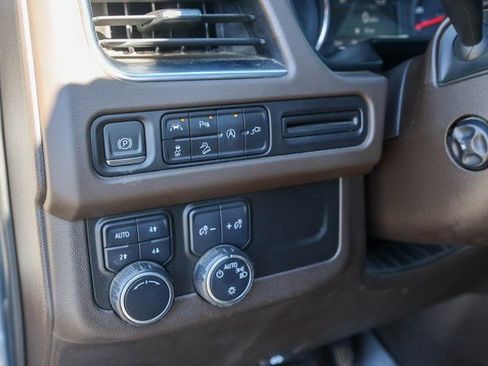 Used 2021 Chevrolet Tahoe Z71 w/ Luxury Package image 14