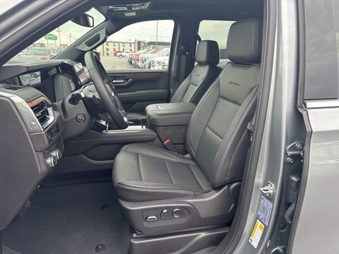 Used 2026 GMC Yukon Denali w/ Sun & Power Step Package image 17