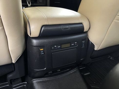 Used 2023 Nissan Armada Platinum w/ Captain's Chairs Package image 21
