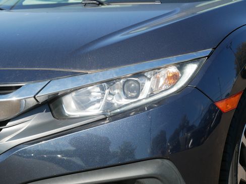 Used 2017 Honda Civic EX image 10
