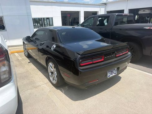 Used 2019 Dodge Challenger R/T RWD image 4