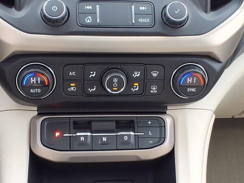 Used 2022 GMC Acadia Denali w/ Denali Ultimate Package image 13