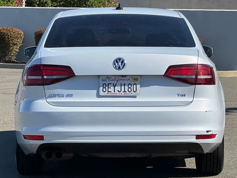 Used 2018 Volkswagen Jetta SE FWD image 8