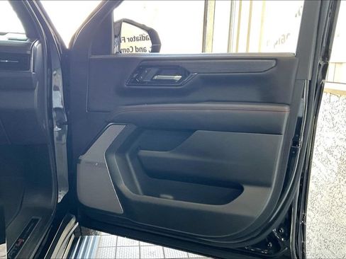 Used 2025 GMC Yukon AT4 Ultimate AWD/4WD image 22