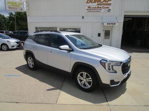 Used 2022 GMC Terrain SLE w/ Driver Convenience Package FWD image 7